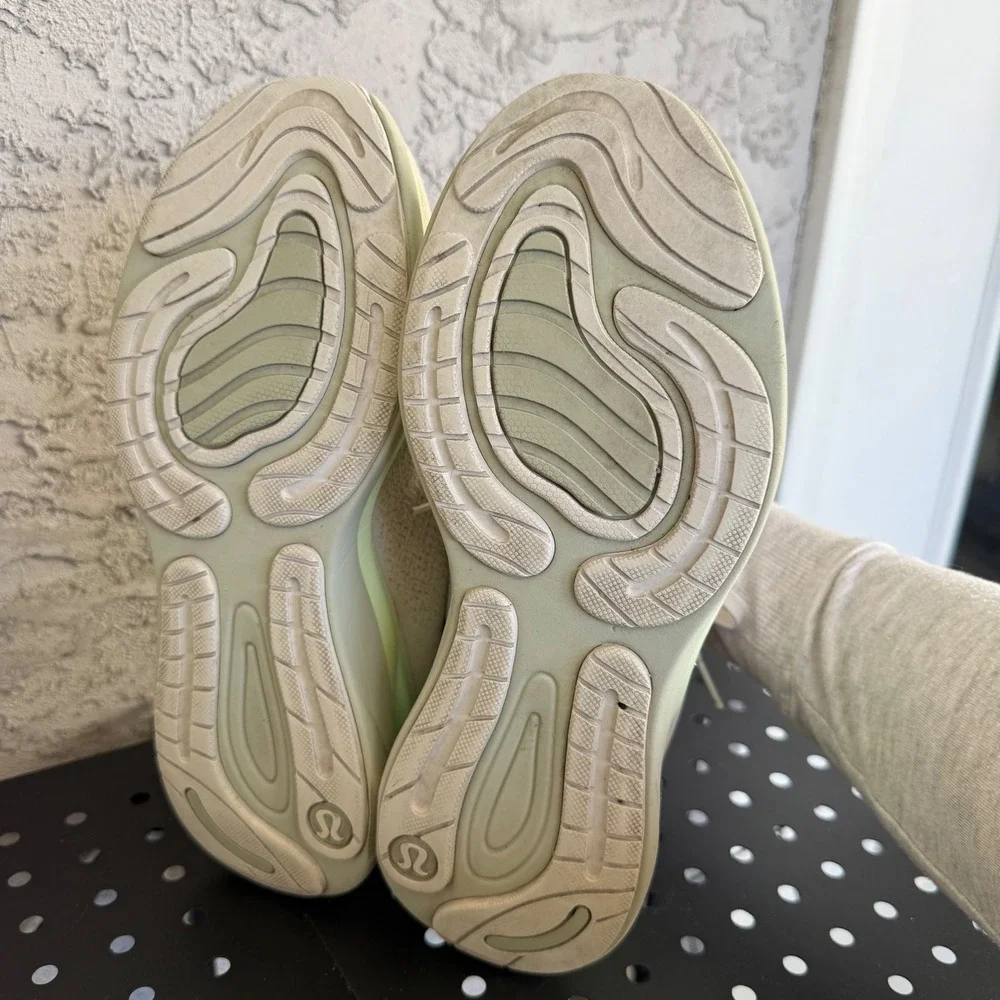 Lululemon Chargefeel Low 2 Workout Shoes Womens 9 US 41 EU Green Sneakers Active